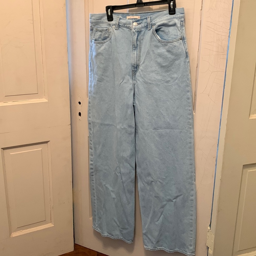 Levi High Loose jeans, size 32